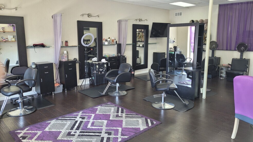 More Photos Of 80 N Hamilton Rd, Gahanna Unknown For Lease