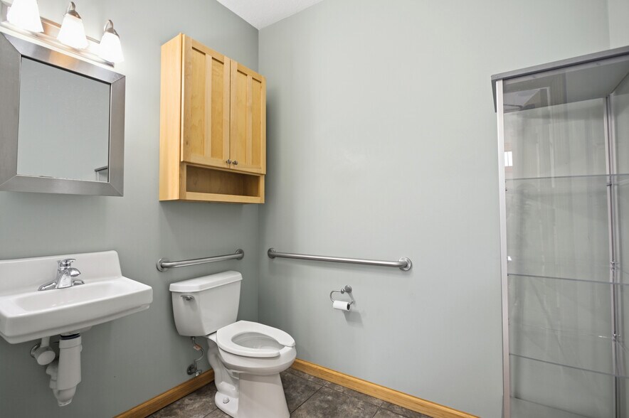 More Photos Of 1700 18th St, Charleston Office For Sale