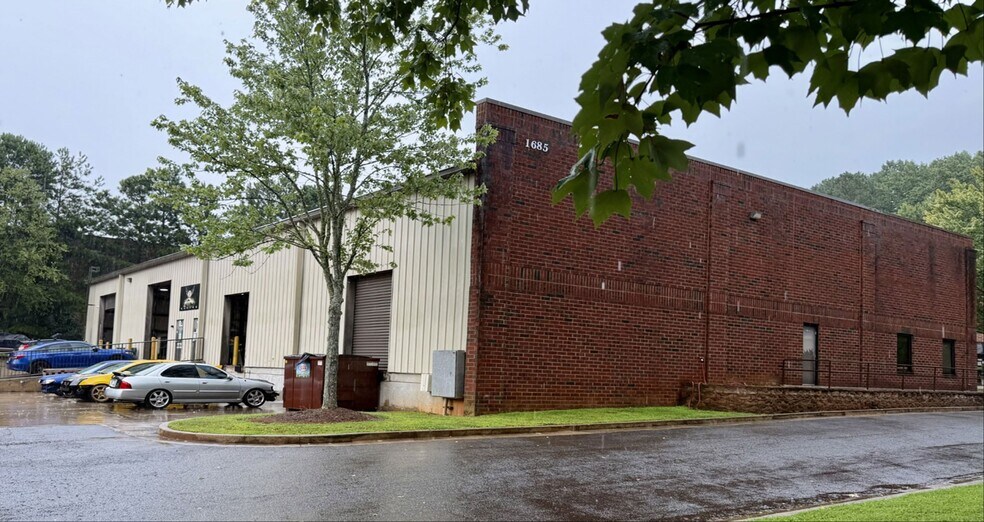More Photos Of 1685 Redi Rd, Cumming Warehouse For Lease