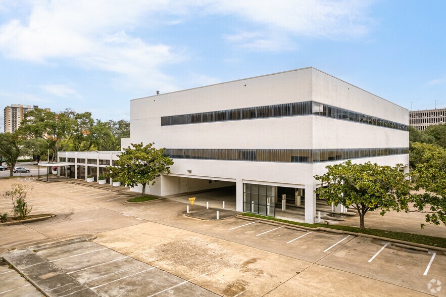 More Photos Of 3403 Richmond Ave, Houston Office For Sale