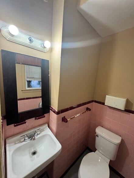 More Photos Of 2449 Shirley Ave, Baltimore Flex For Sale