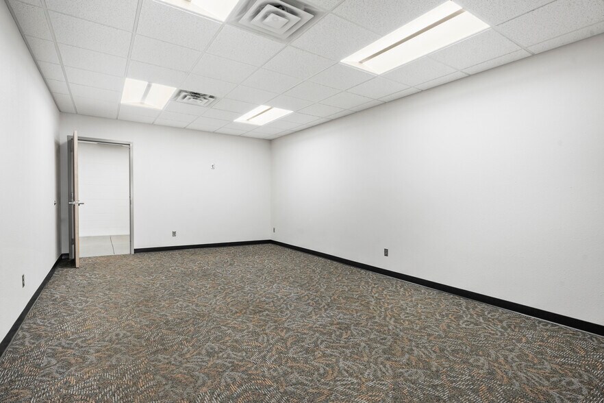 More Photos Of 4811 Curtis Rd, Dodgeville Warehouse For Sale