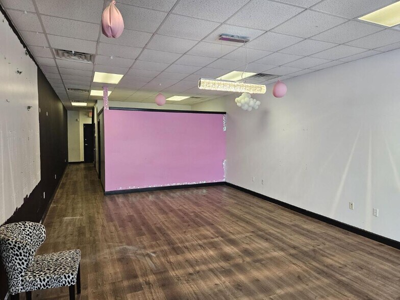 More Photos Of 7120 Hogan Rd, Jacksonville Unknown For Lease