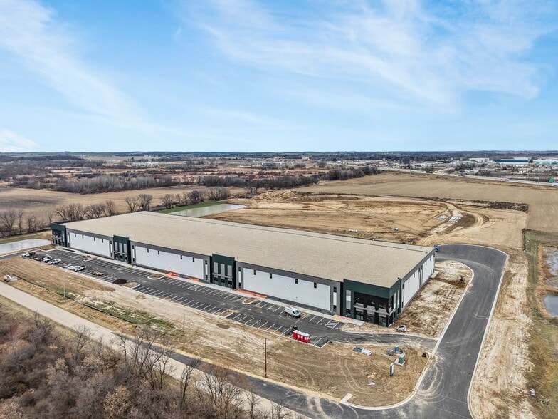 More Photos Of 4420 Daentl Rd, Deforest Industrial For Lease