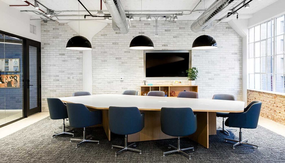 More Photos Of 5455 Av de Gaspé, Montréal Office For Lease