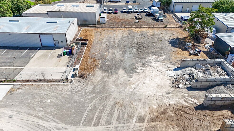 More Photos Of 240 Airpark Rd, Atwater Warehouse For Lease
