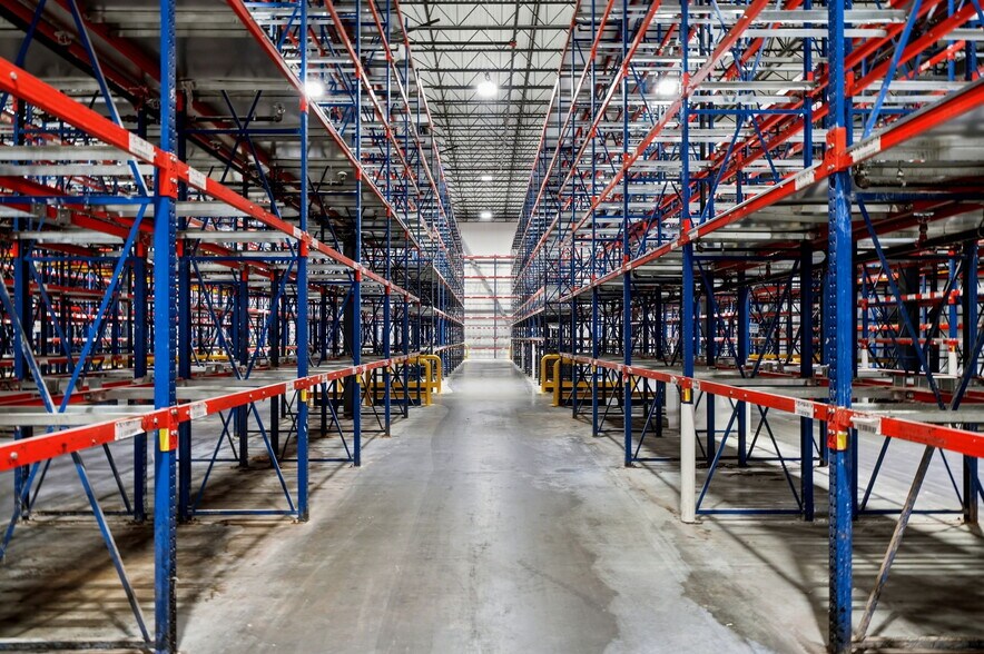 More Photos Of 3737 N Broadway, Saint Louis Refrigeration Cold Storage For Lease