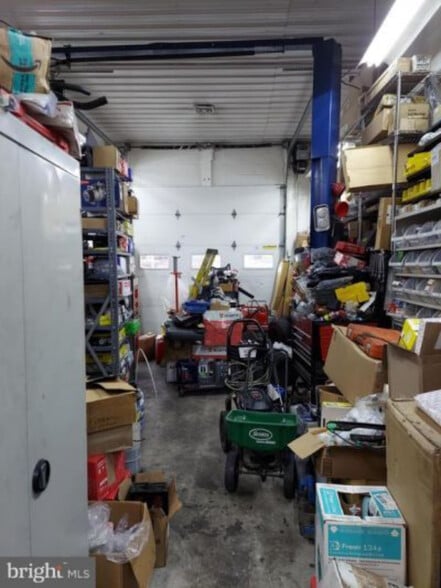 More Photos Of 120 E Market St, Hallam Auto Repair For Sale