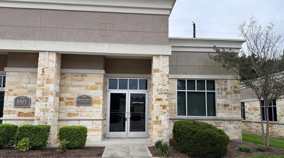More Photos Of 2219 Sawdust Rd, The Woodlands Medical For Sale