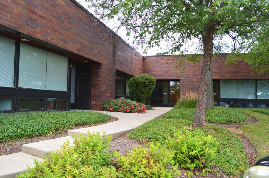 Primary Photo Of 919 N Plum Grove Rd, Schaumburg Office For Sale