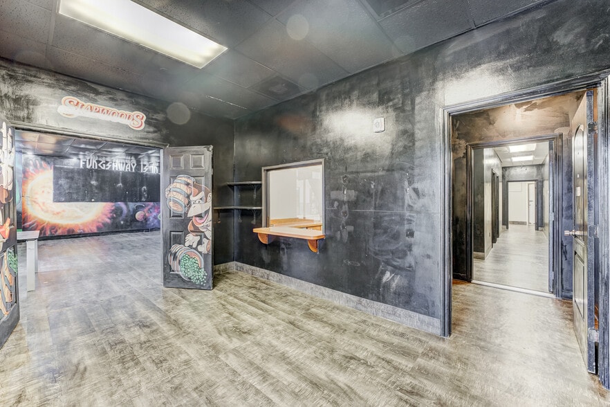 More Photos Of 324 Fm-1960 Rd, Houston General Retail For Sale