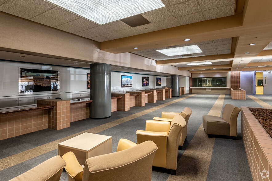 More Photos Of 625 N Grand Ave, Santa Ana Office For Sale