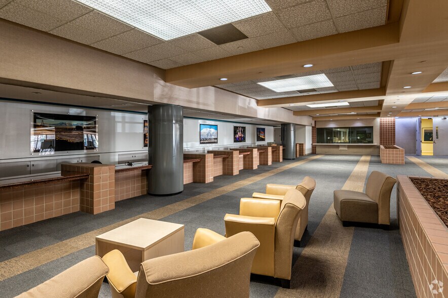 More Photos Of 625 N Grand Ave, Santa Ana Office For Sale