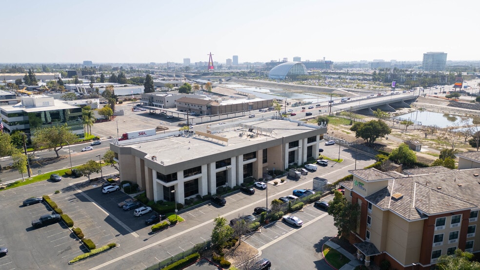 More Photos Of 1855 W Katella Ave, Orange Office Residential For Lease