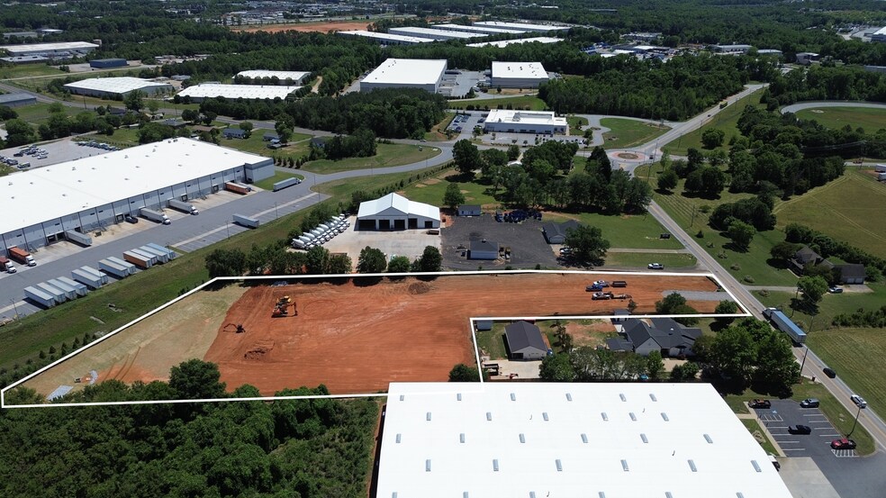 More Photos Of 1271 Woods Chapel Road, Duncan Contractor Storage Yard For Sale