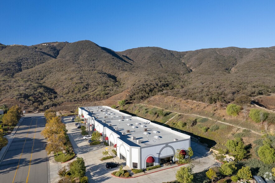 More Photos Of 42210 Roick Dr, Temecula Warehouse For Lease