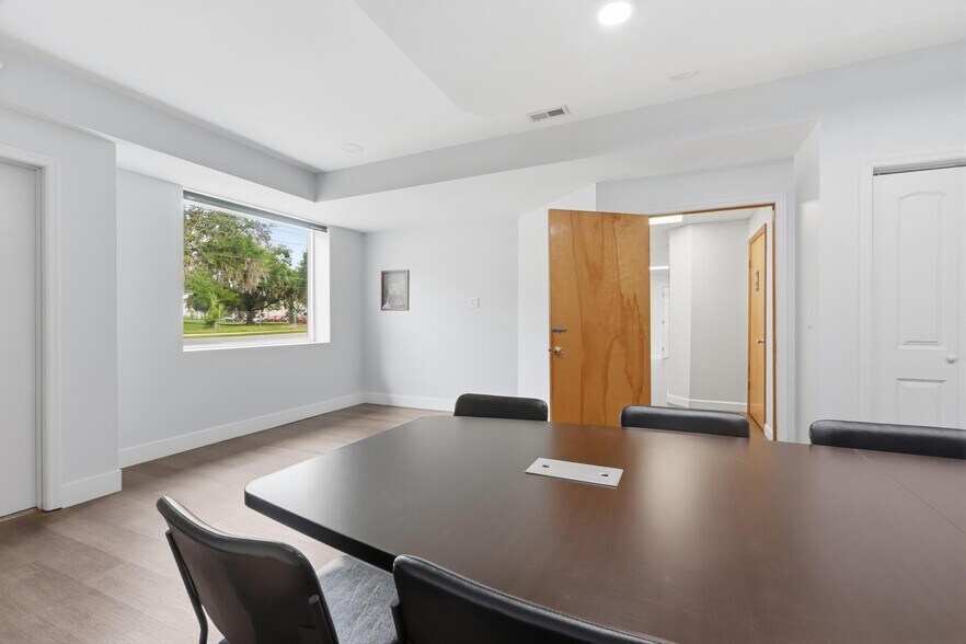 More Photos Of 623 Pleasant St, Lake Helen Flex For Lease