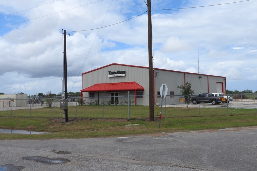 More Photos Of 4136 Interstate Highway 37, Odem Truck Terminal For Lease