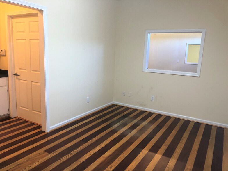 More Photos Of 146-B Litton Dr, Lexington Light Distribution For Lease