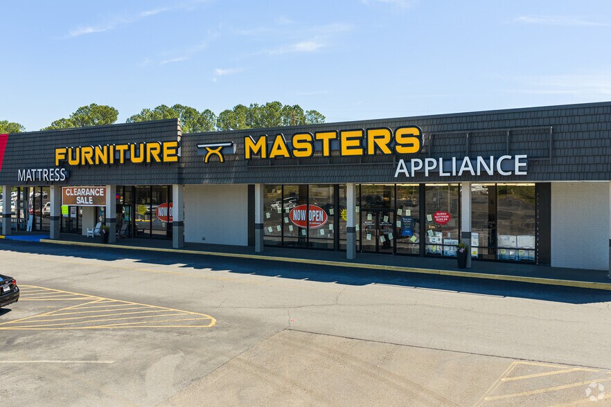 More Photos Of 1301-1395 W Fort Williams St, Sylacauga Supermarket For Sale