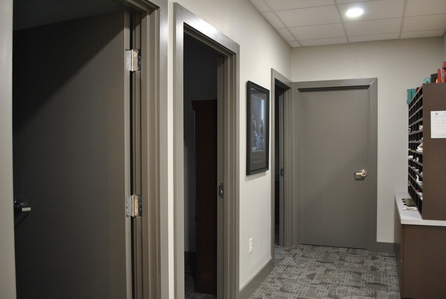 More Photos Of 418 Village Dr, Murphy Medical For Sale