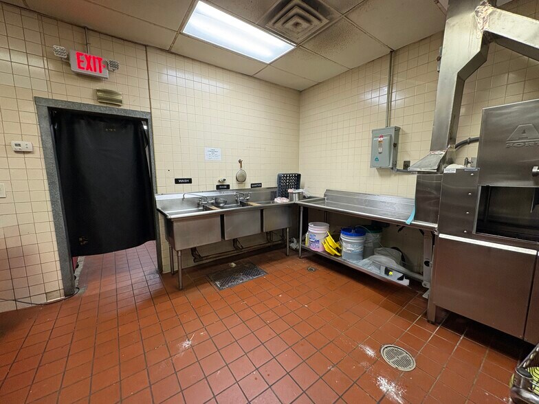 More Photos Of 762 Roebling Ave, Trenton General Retail For Sale