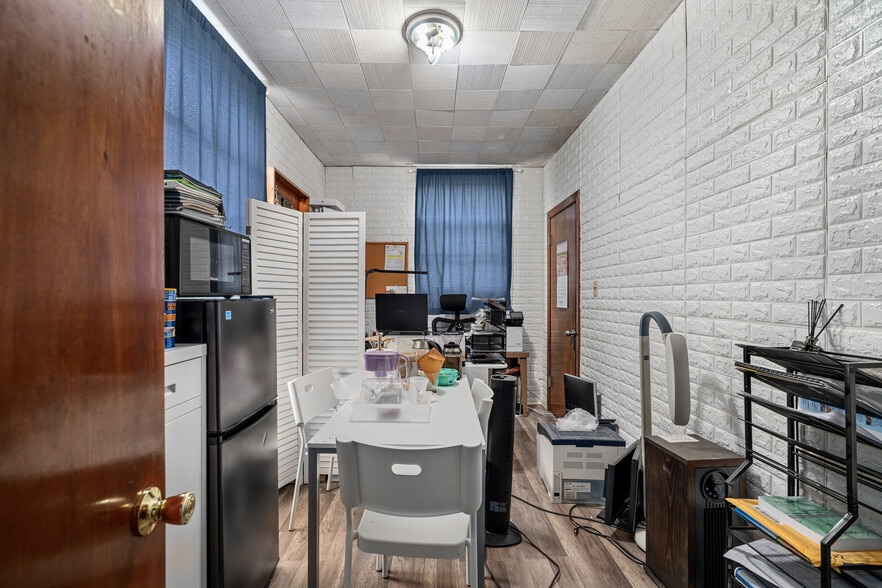 More Photos Of 1424 S 55th St, Kansas City Religious Facility For Sale