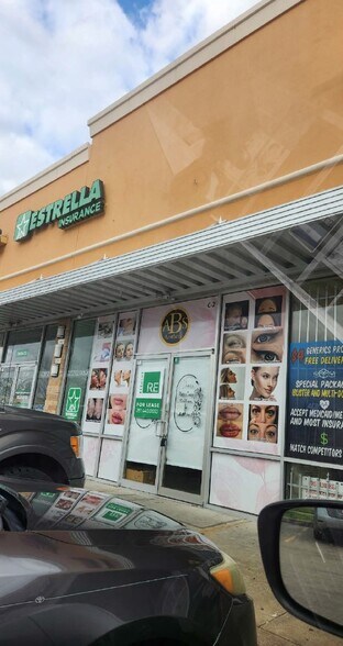 More Photos Of 7909 Hillcroft St, Houston Storefront Retail Office For Lease