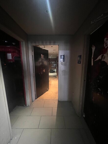 More Photos Of 119 E Colorado Blvd, Pasadena Office For Lease