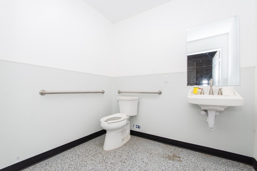 More Photos Of 603 Calhoun St, Richmond Office Residential For Sale