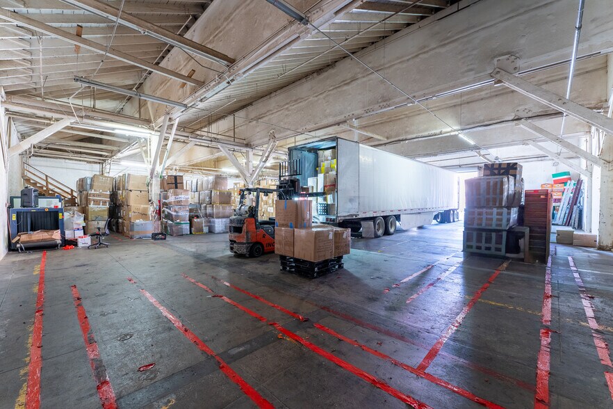 More Photos Of 6200 Avalon Blvd, Los Angeles Manufacturing For Sale