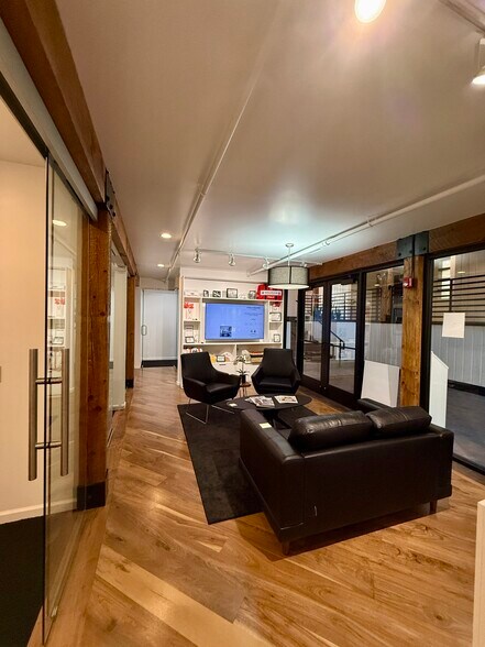 More Photos Of 2 W Saint George Blvd, St George Office For Lease