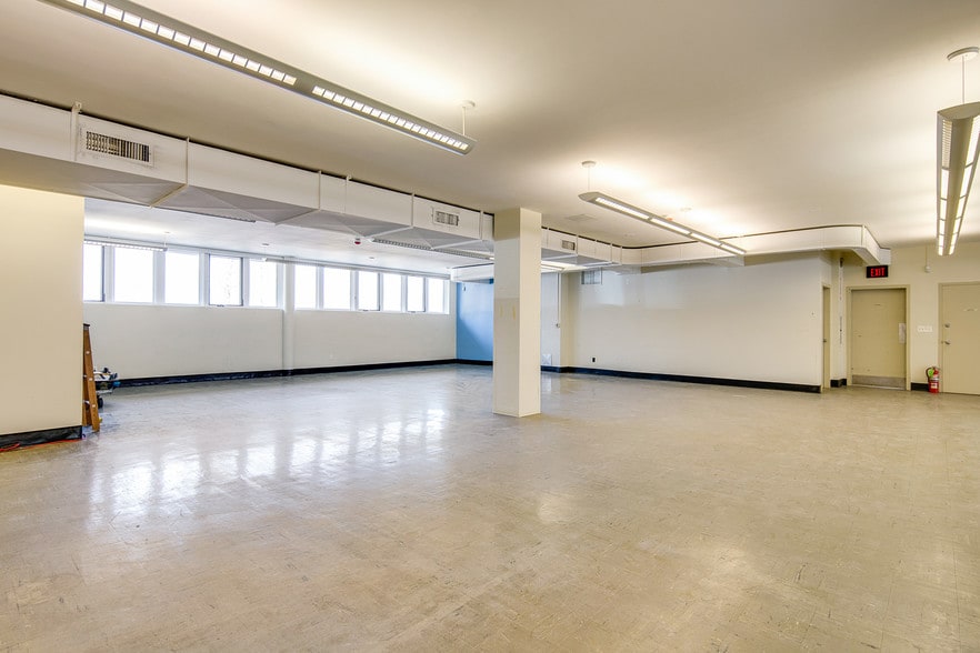 More Photos Of 2000 West St, Union City Office Residential For Lease