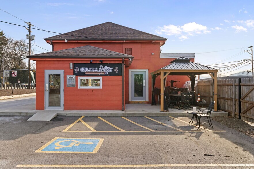 More Photos Of 99 Ohio River Blvd, Leetsdale Freestanding For Sale