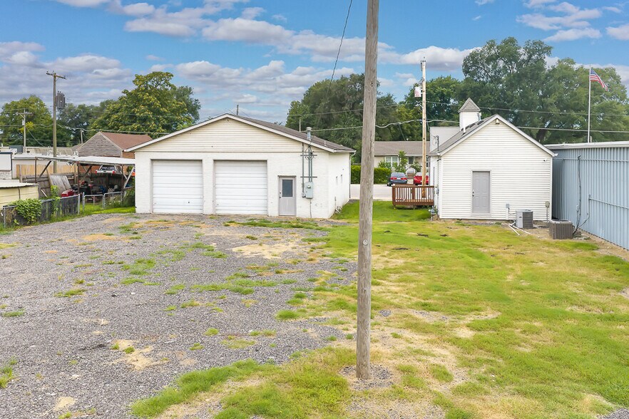 More Photos Of 306 Main St, Linwood Flex For Sale