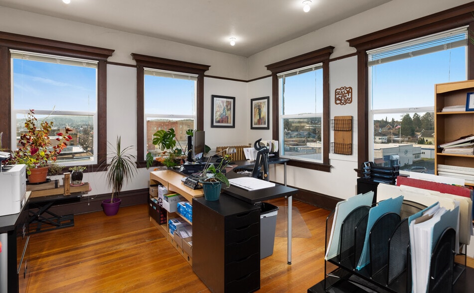 More Photos Of 619 Commercial Ave, Anacortes Storefront Retail Office For Sale