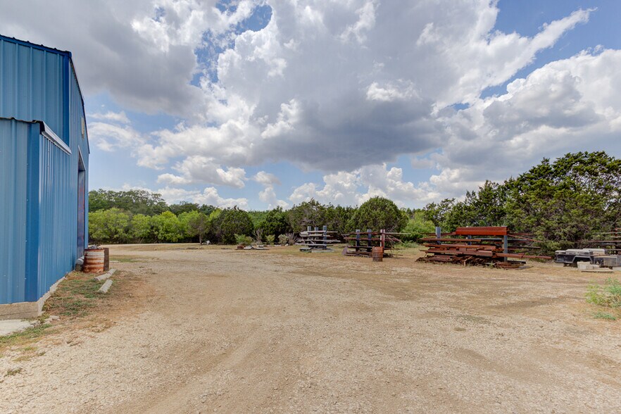 More Photos Of 9425 Schoenthal Rd, New Braunfels Warehouse For Sale