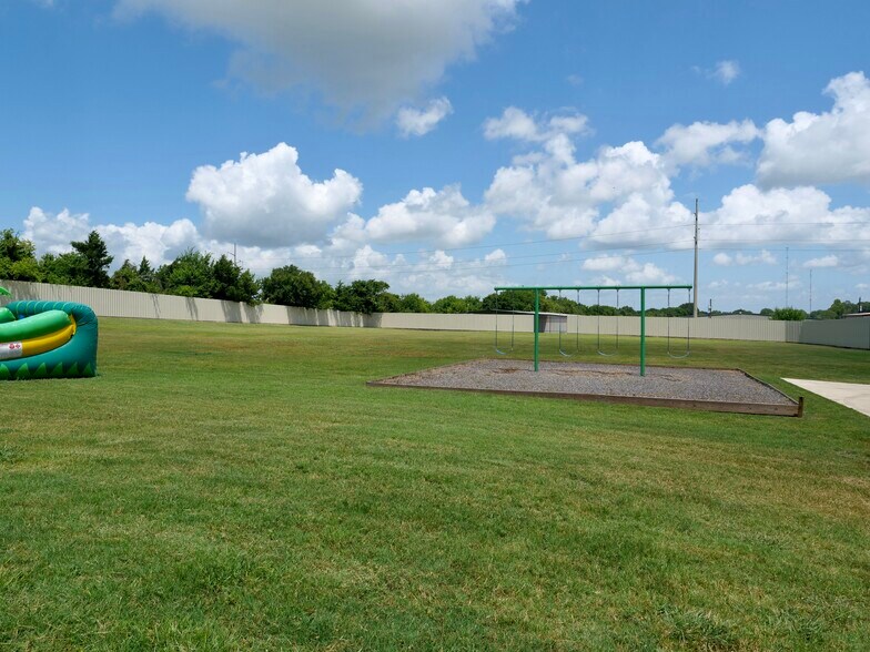 More Photos Of 4150 Highway 36 S, Brenham Shelter For Sale