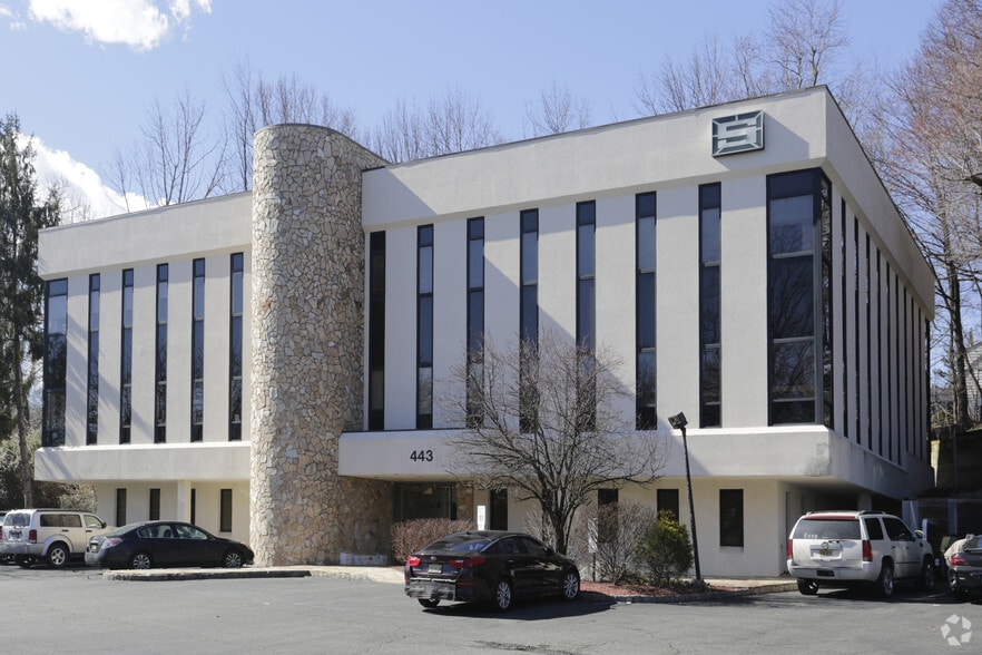 More Photos Of 443 Northfield Ave, West Orange Medical For Lease