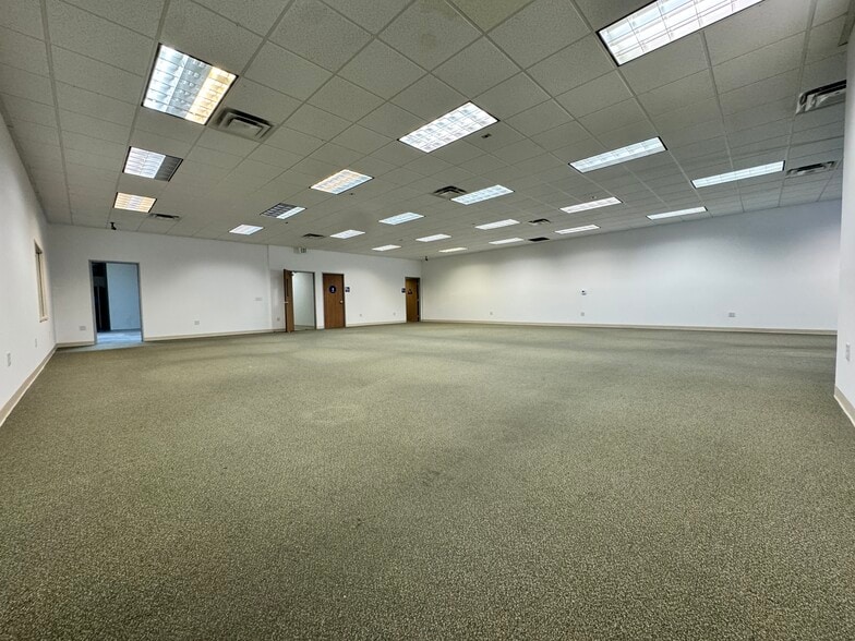 More Photos Of 8039 Deering Ave, Canoga Park Warehouse For Sale