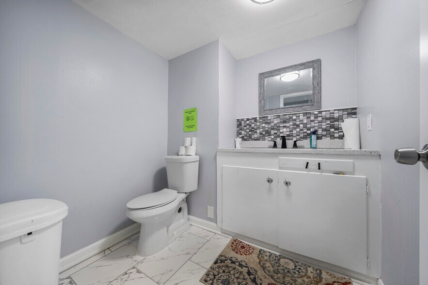 More Photos Of 2815 N Main St, Baytown Office Residential For Sale