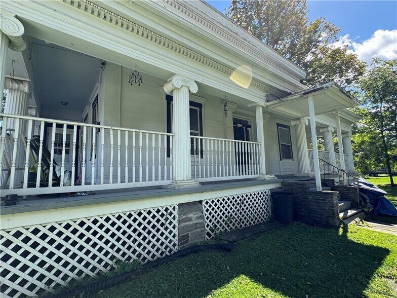 More Photos Of 94 Main St, Laurens Apartments For Sale