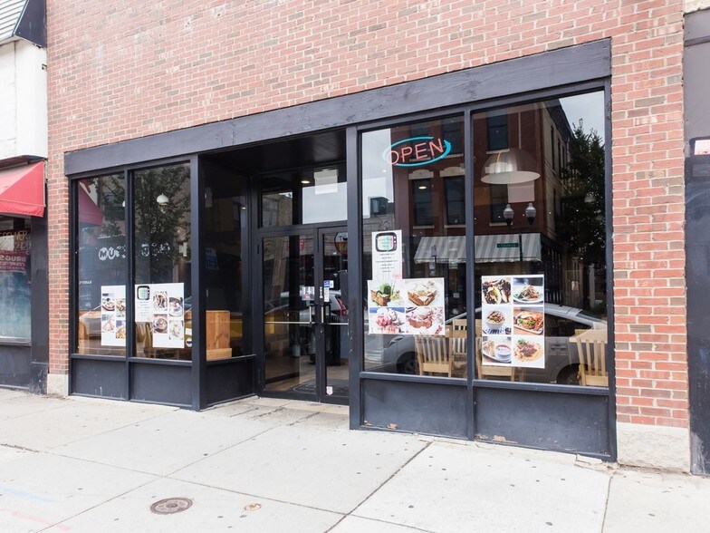 More Photos Of 1359 N Milwaukee Ave, Chicago Restaurant For Sale
