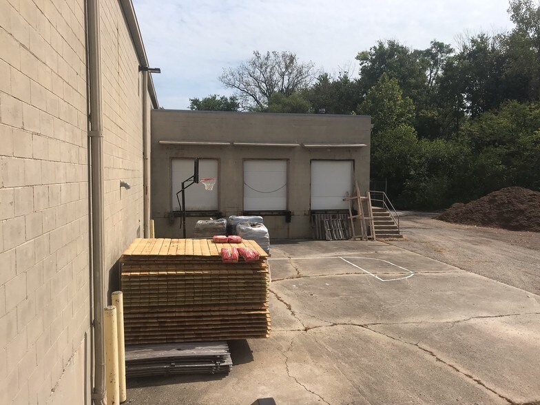 More Photos Of 3617-3633 E Raymond St, Indianapolis Warehouse For Lease