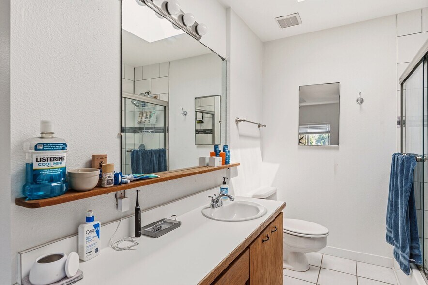 More Photos Of 273 Hillcrest Dr, Encinitas Apartments For Sale