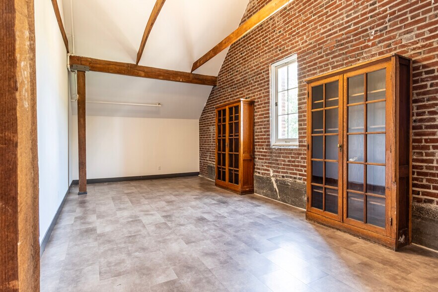 More Photos Of 7135 Canterbury Ave, Saint Louis Apartments For Sale