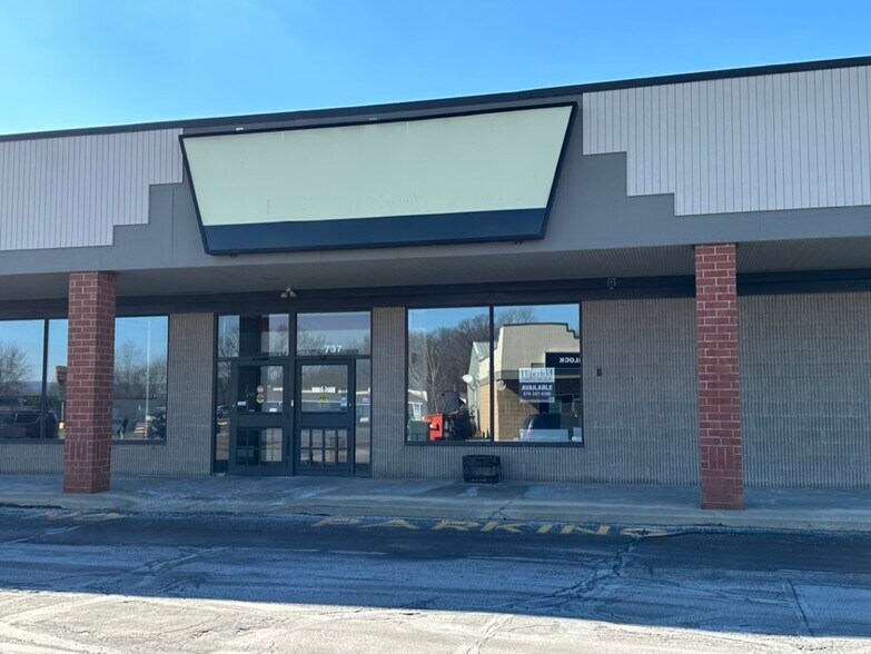 Primary Photo Of 741-749 Oak St, Scranton Storefront For Lease