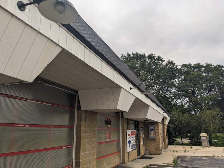 More Photos Of 1200 Janesville Ave, Fort Atkinson Carwash For Sale