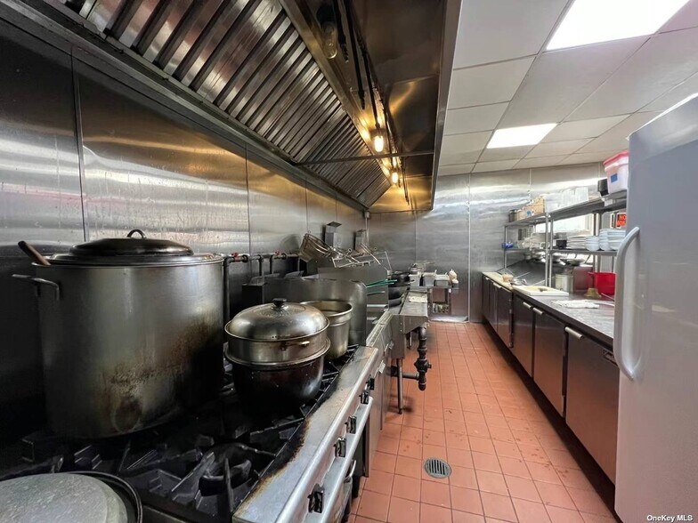 More Photos Of 18-24 College Point Blvd, Flushing Storefront Retail Residential For Sale