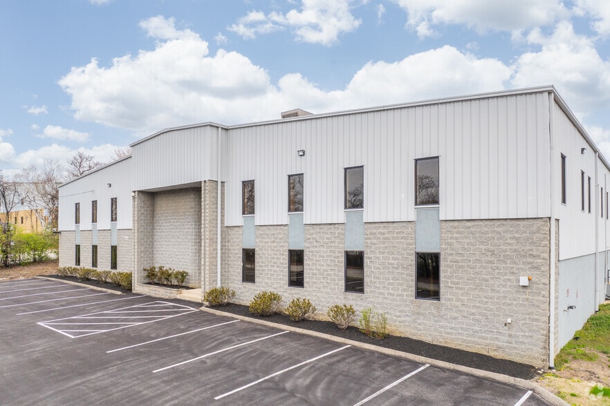 More Photos Of 60 Portland Rd, West Conshohocken Warehouse For Lease